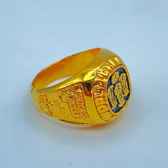 Chicago Bulls Michael Jordan 1996 Championship Ring Replica Gold Tone Size 9 - Picture 4 of 6